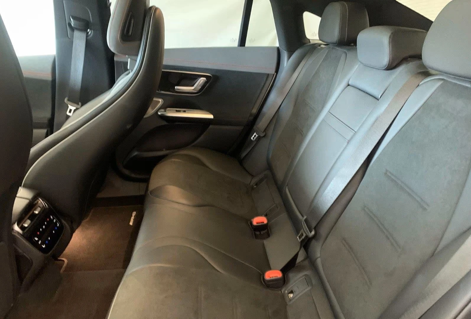 Mercedes-Benz EQE 350 4M AMG DISTRONIC, снимка 11 - Автомобили и джипове - 54681689