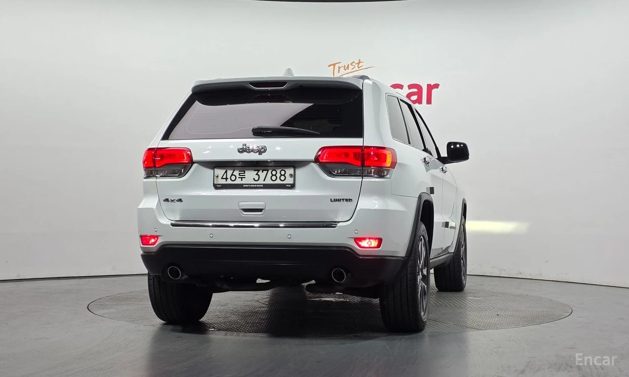 Jeep Grand cherokee 3.6* V6* 8ZF* ПОДГРЕВ* ОБДУХВАНЕ* КАМЕРА* КЕЙЛЕС* , снимка 3 - Автомобили и джипове - 54736965