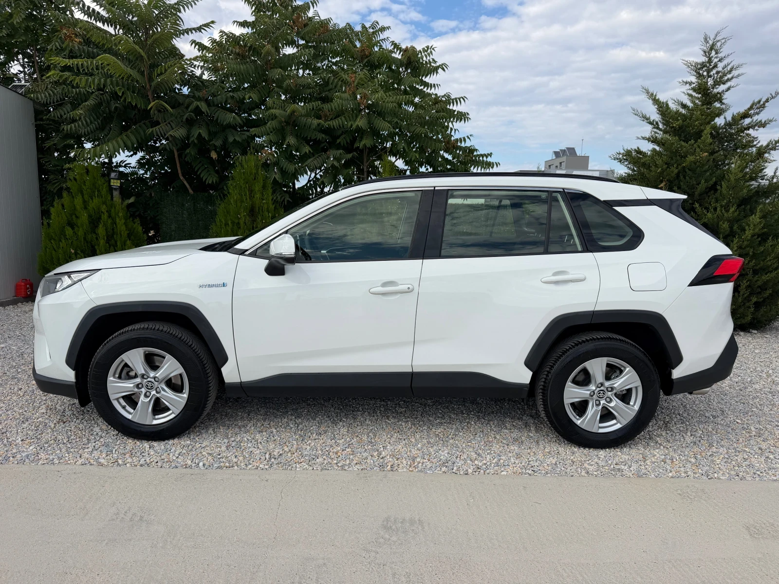 Toyota Rav4 2.5i hybrid 222kc.4x4, снимка 8 - Автомобили и джипове - 56108372