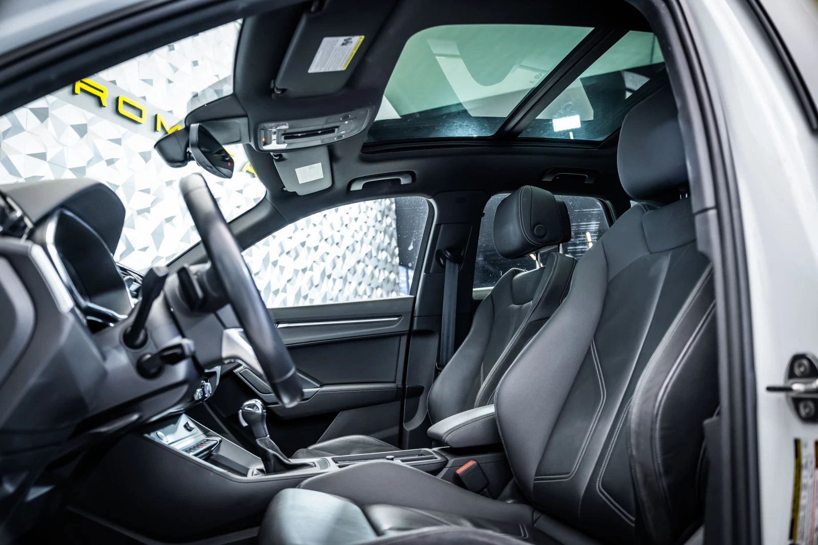 Audi Q3 2.0 TFSI Quattro* Pano* Camera, снимка 12 - Автомобили и джипове - 56295378