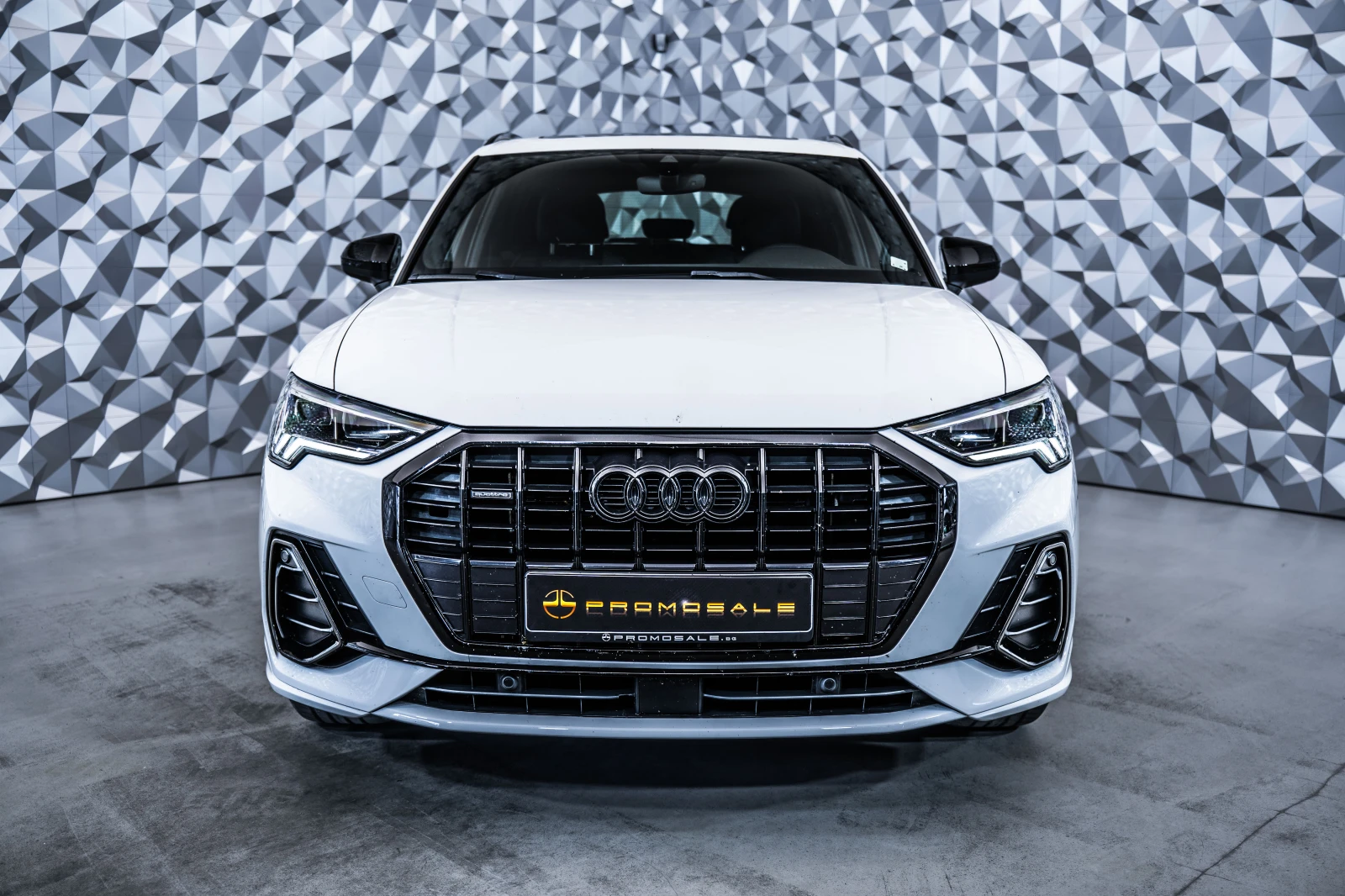 Audi Q3 2.0 TFSI Quattro* Pano* Camera, снимка 2 - Автомобили и джипове - 56295378