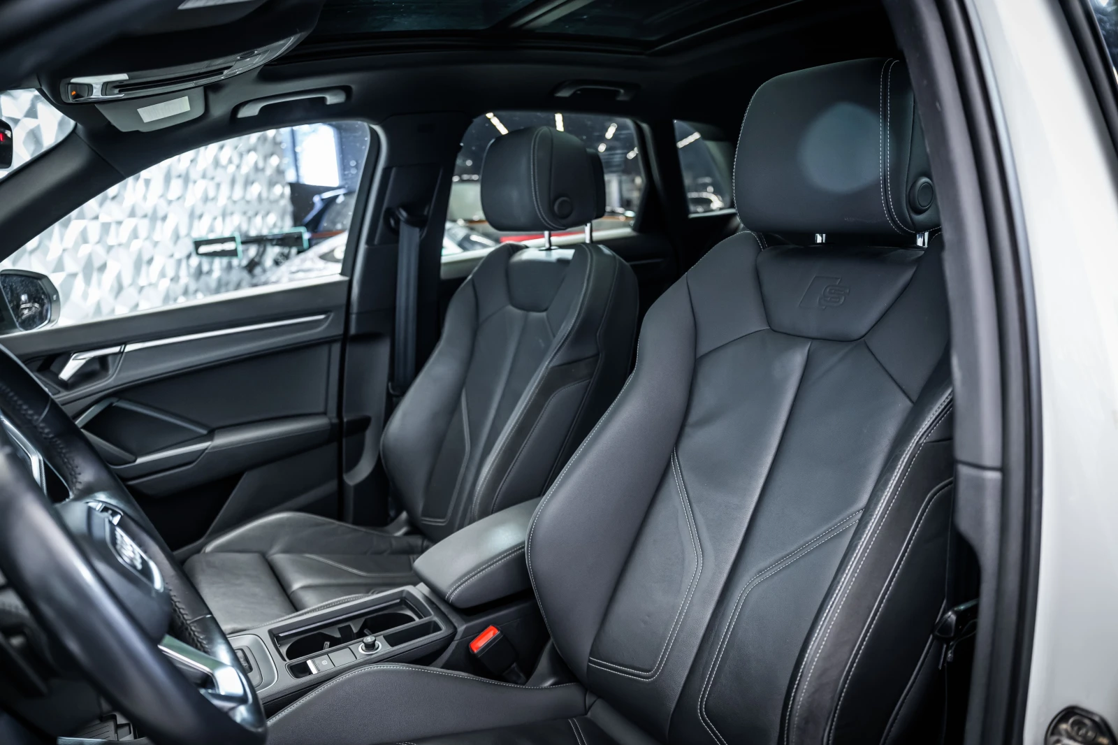 Audi Q3 2.0 TFSI Quattro* Pano* Camera, снимка 13 - Автомобили и джипове - 56295378