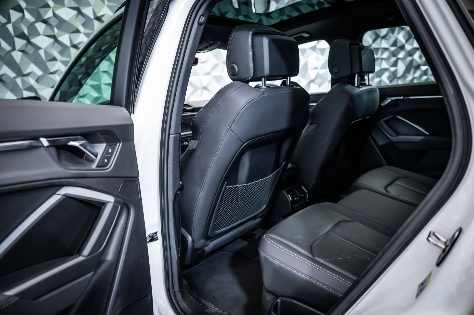 Audi Q3 2.0 TFSI Quattro* Pano* Camera, снимка 14 - Автомобили и джипове - 56295378