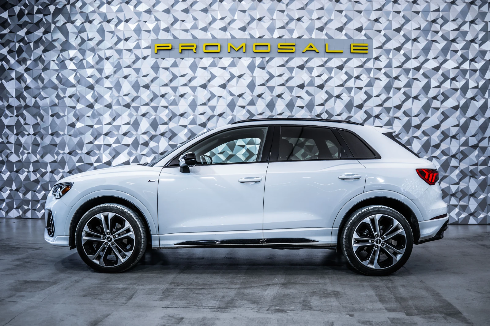 Audi Q3 2.0 TFSI Quattro* Pano* Camera, снимка 3 - Автомобили и джипове - 56295378