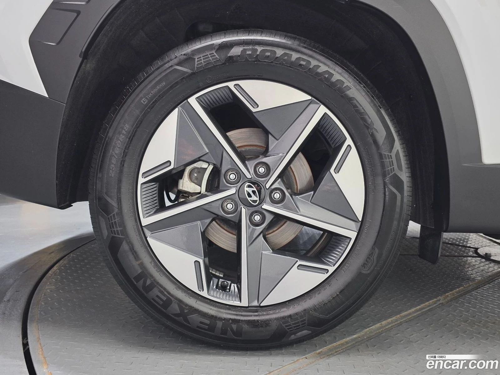 Hyundai Tucson Gasoline 1.6 Turbo 4WD | Mobile.bg � ����������� 5