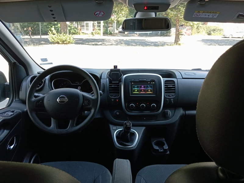 Nissan NV300 2.0 dci 8+ 1места, снимка 13 - Бусове и автобуси - 52664667