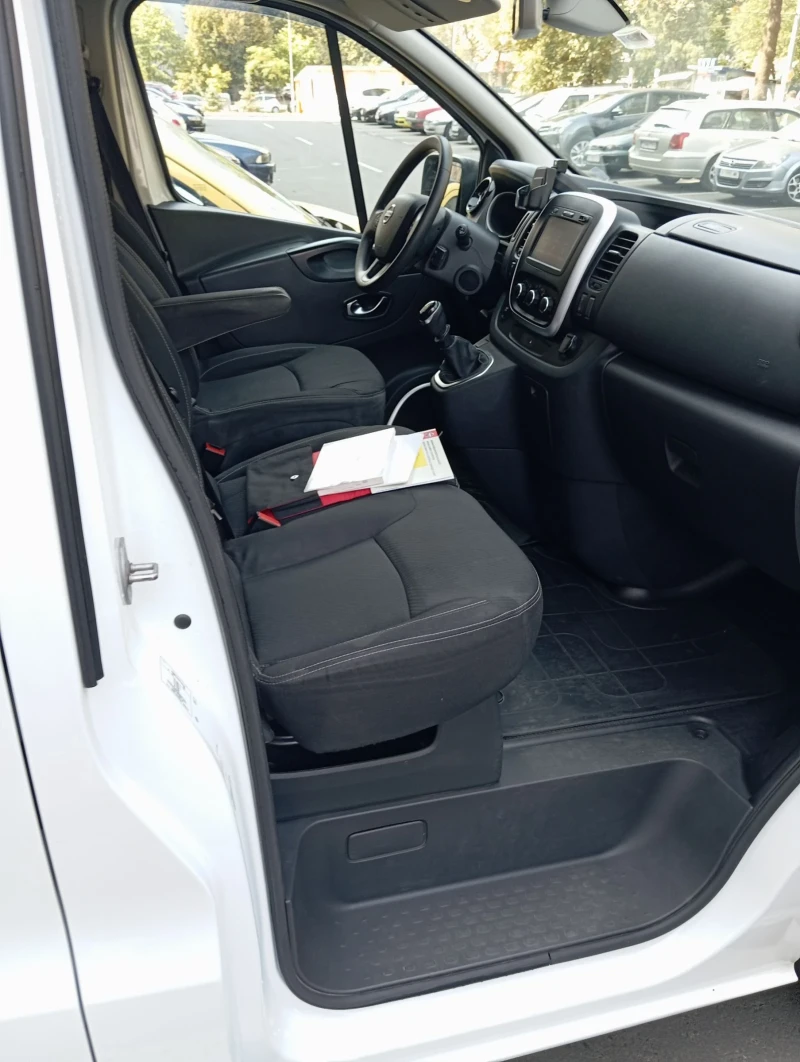 Nissan NV300 2.0 dci 8+ 1места, снимка 5 - Бусове и автобуси - 52664667