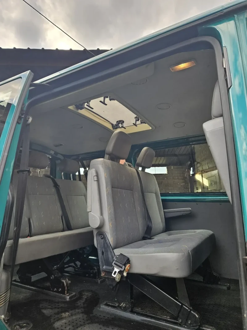 VW T5 Пътнически, Германия нов внос, снимка 16 - Бусове и автобуси - 52966208
