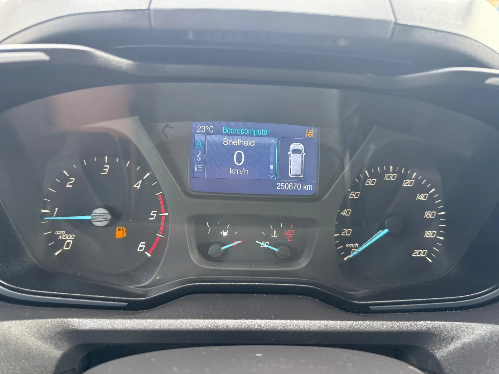 Ford Transit Custom 2.2, снимка 17 - Бусове и автобуси - 54785896