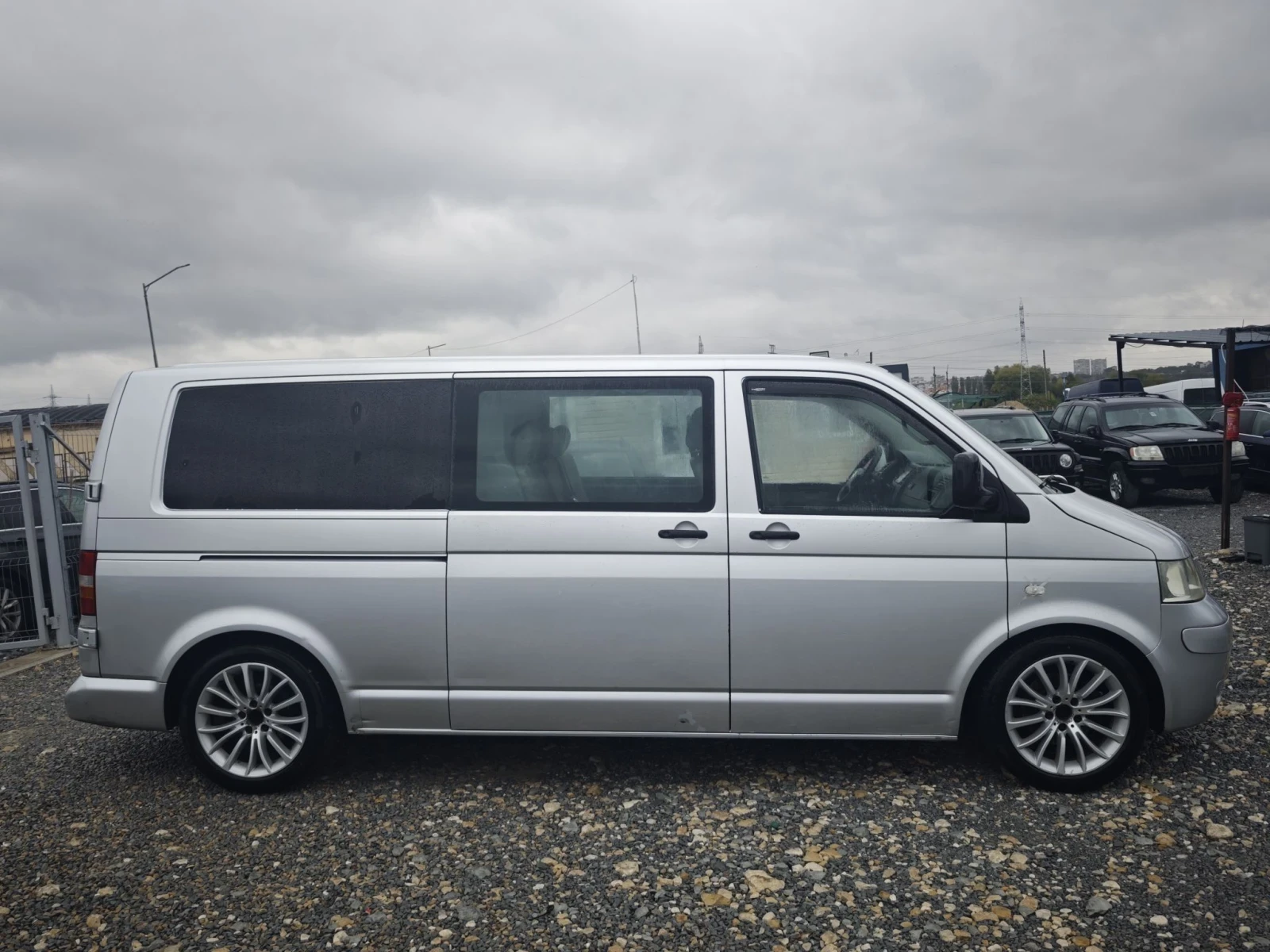 VW T5 2.5, снимка 4 - Бусове и автобуси - 56527740