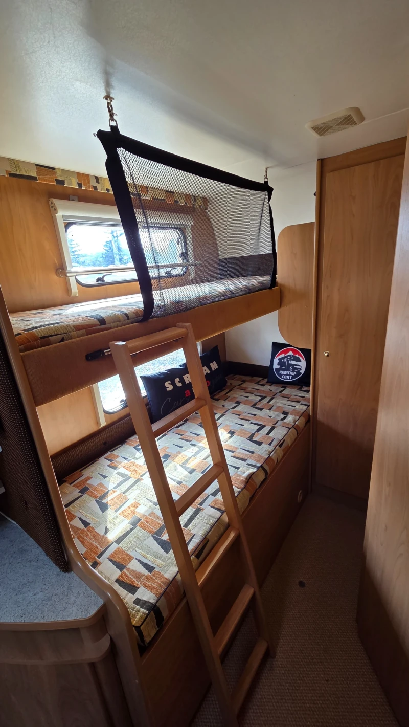 Кемпер Burstner A574-3 Рампа за мотор! 69000км !, снимка 14 - Каравани и кемпери - 53210111