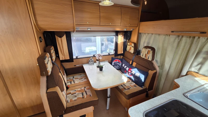 Кемпер Burstner A574-3 Рампа за мотор! 69000км !, снимка 5 - Каравани и кемпери - 53210111