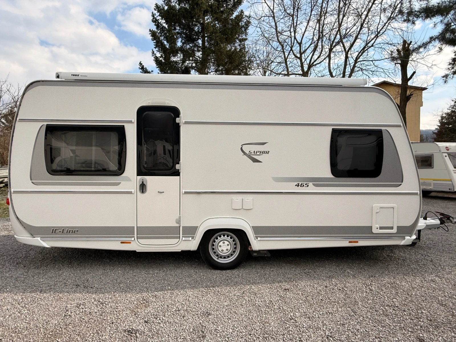 Каравана Fendt 465 Saphir IC-Line Климатик, мувър, тента, солар, снимка 4 - Каравани и кемпери - 53724391