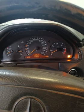 Mercedes-Benz E 300, снимка 6