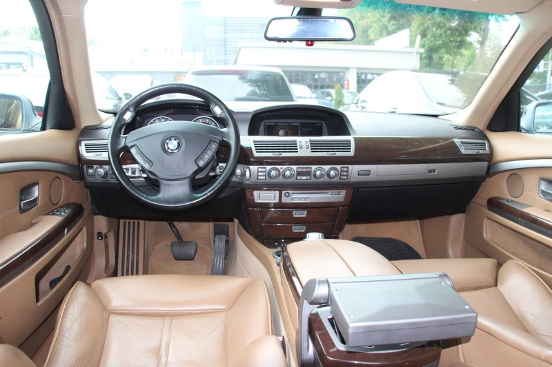 BMW 750 Li   FACELIFT  LPG   VACUUM  , снимка 12 - Автомобили и джипове - 47373442