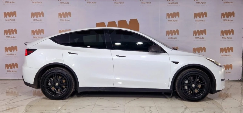 Tesla Model Y Dual motor, снимка 3 - Автомобили и джипове - 46658002