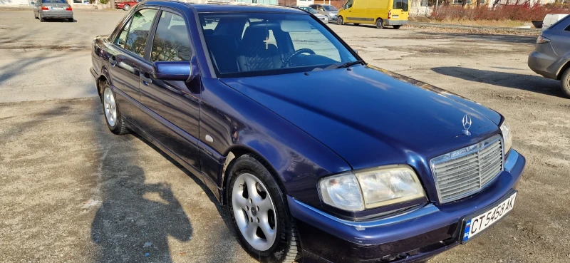 Mercedes-Benz C 220, снимка 8 - Автомобили и джипове - 49226506