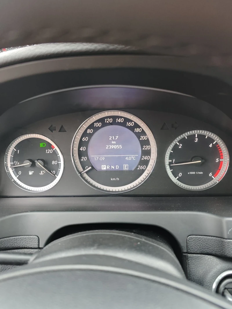 Mercedes-Benz C 220, снимка 8 - Автомобили и джипове - 48702465