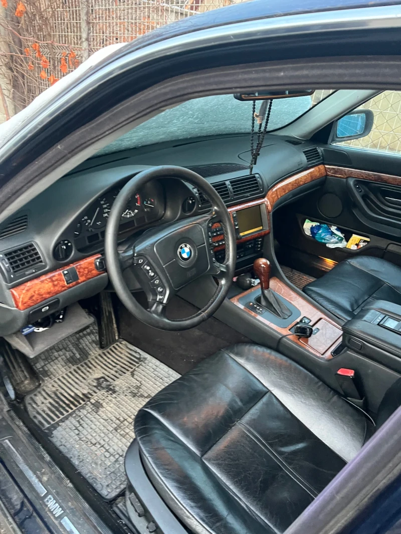 BMW 735, снимка 2 - Автомобили и джипове - 48757535