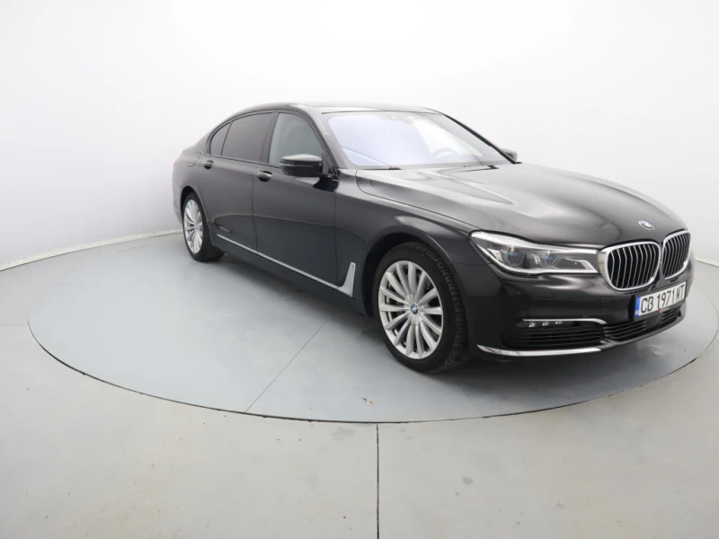BMW 750 L xDrive Steptronic, снимка 3 - Автомобили и джипове - 51193278