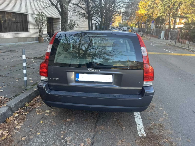 Volvo V70, снимка 4 - Автомобили и джипове - 52425129