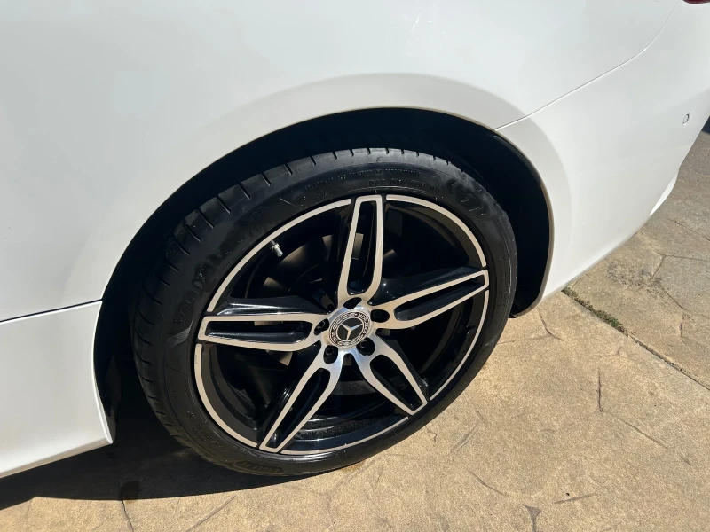 Mercedes-Benz E 220, снимка 11 - Автомобили и джипове - 52843266