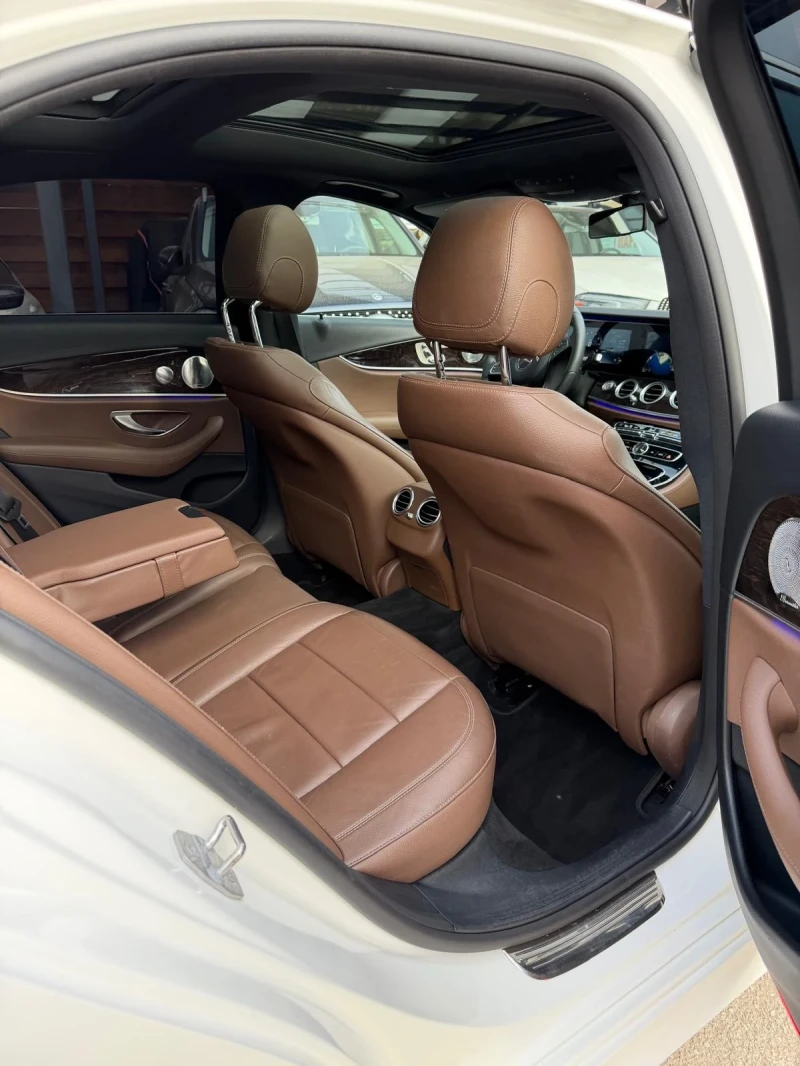 Mercedes-Benz E 400 4Matic AMG-Pack, снимка 10 - Автомобили и джипове - 52747241