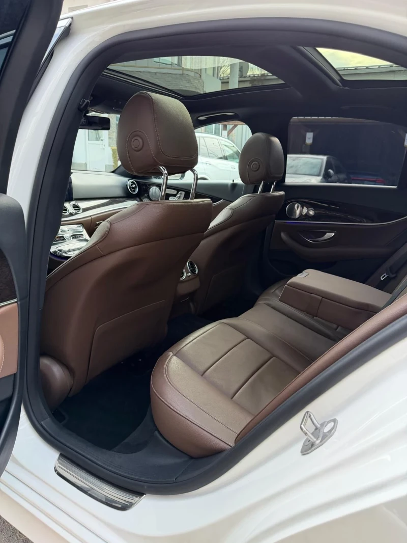 Mercedes-Benz E 400 4Matic AMG-Pack, снимка 9 - Автомобили и джипове - 52747241