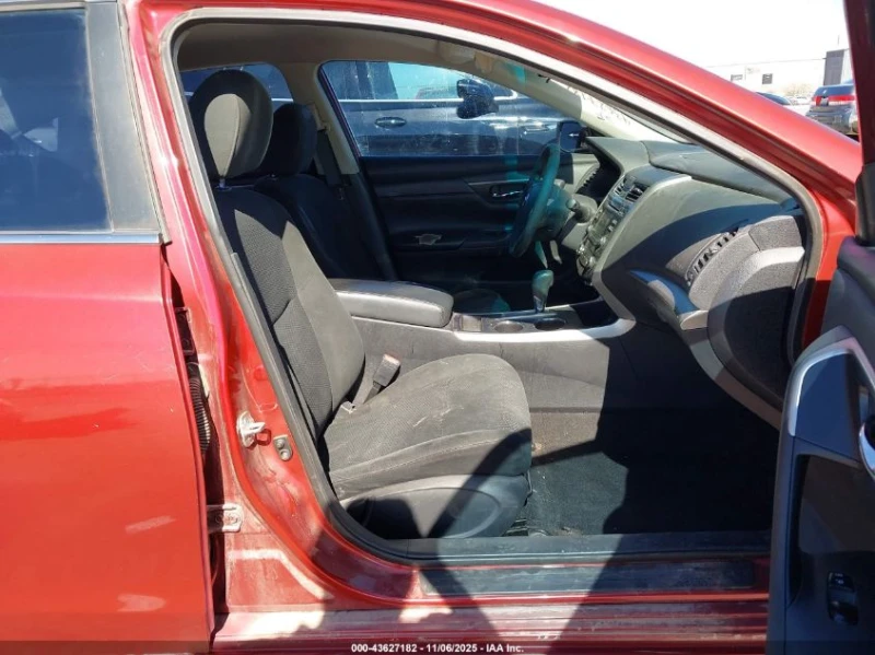 Nissan Altima 2.5L I-4 DOHC, VVT, 182HP Front Wheel Drive, снимка 10 - Автомобили и джипове - 53024301