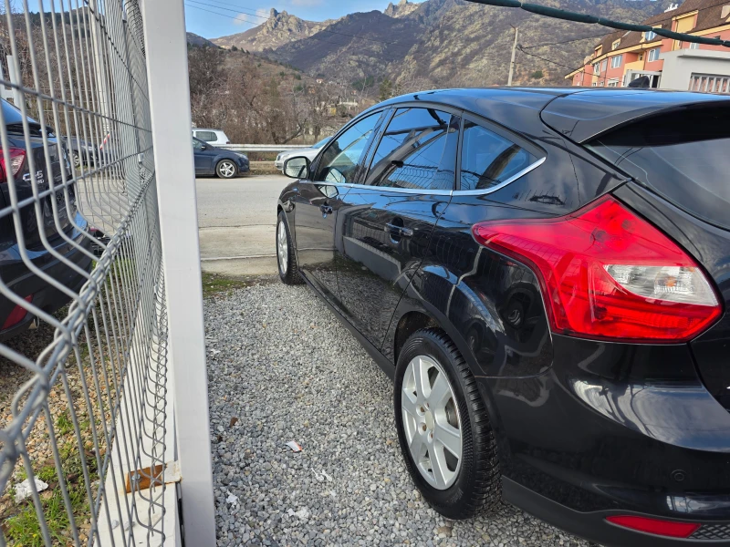 Ford Focus 1.6  НАПЪЛНО ОБСЛУЖЕН , снимка 8 - Автомобили и джипове - 53251061