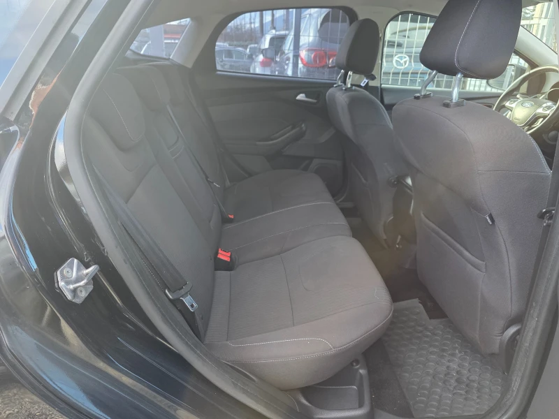 Ford Focus 1.6  НАПЪЛНО ОБСЛУЖЕН , снимка 9 - Автомобили и джипове - 53251061