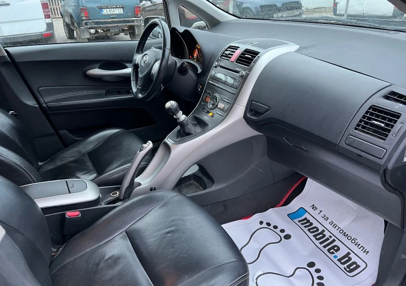 Toyota Auris  2.2 D-CAT - изображение 7