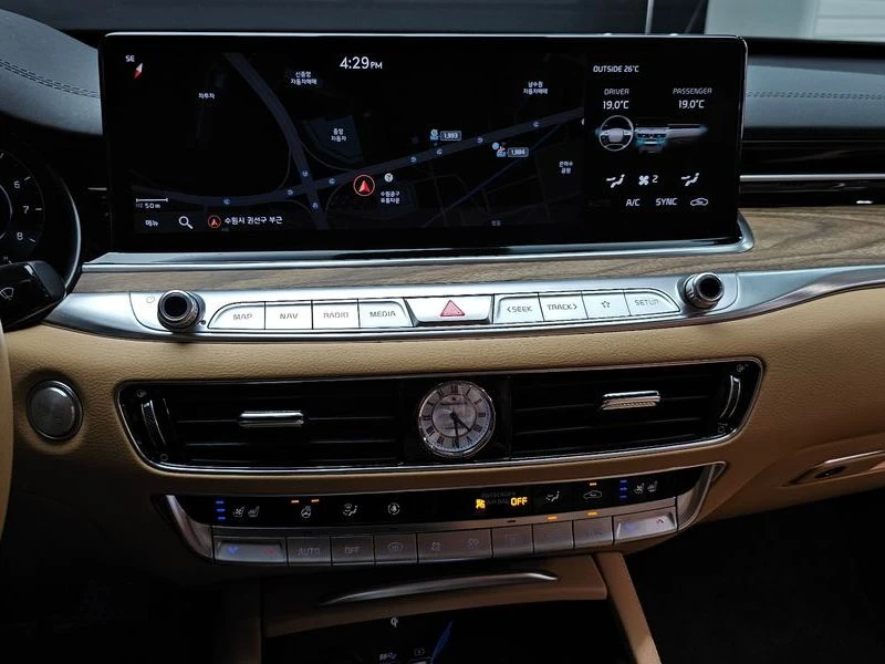 Kia K9 3.8 Automatic, снимка 12 - Автомобили и джипове - 55587049