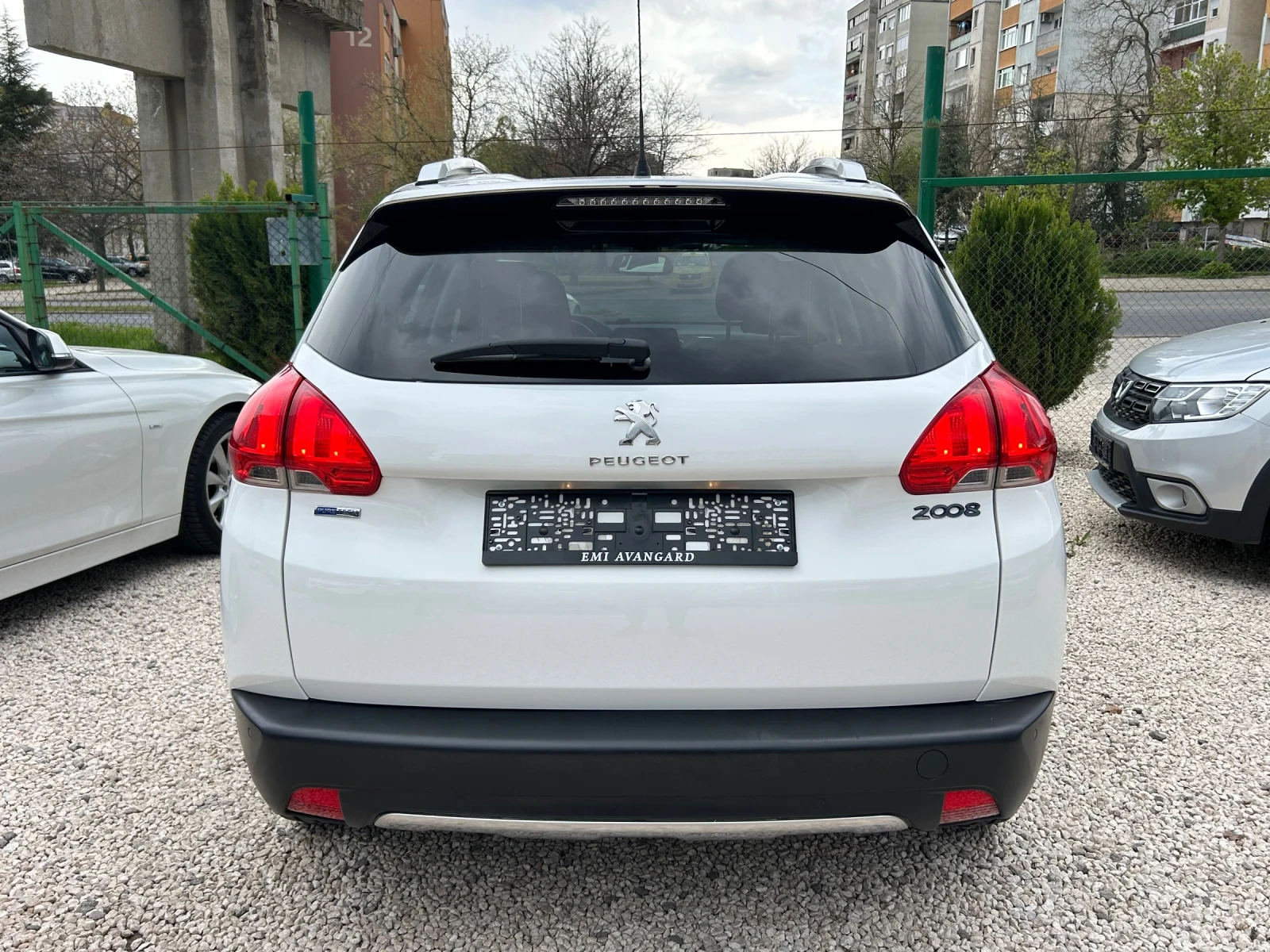 Peugeot 2008 1.2 T ALLURE  - изображение 5