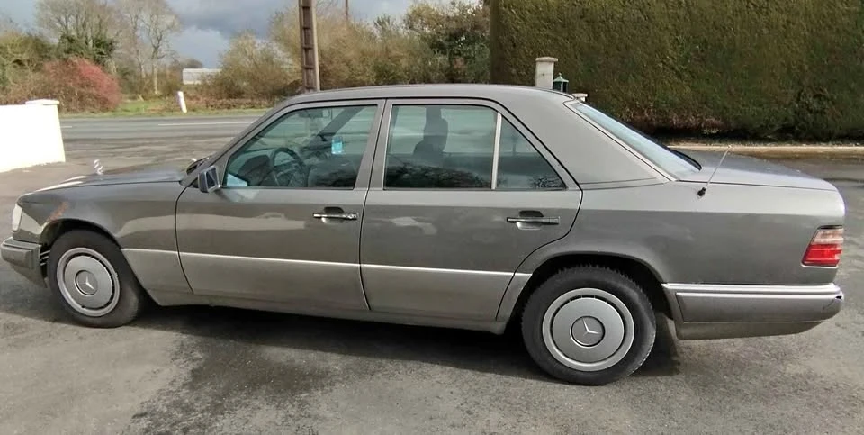 Mercedes-Benz 124 E 3000 D - изображение 3