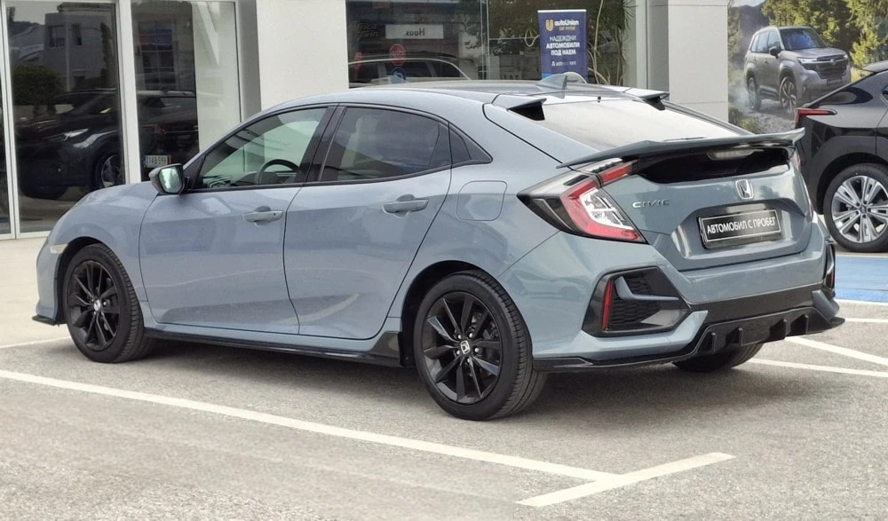 Honda Civic 1.0 VTEC Comfort Sport Turbo AT - изображение 8
