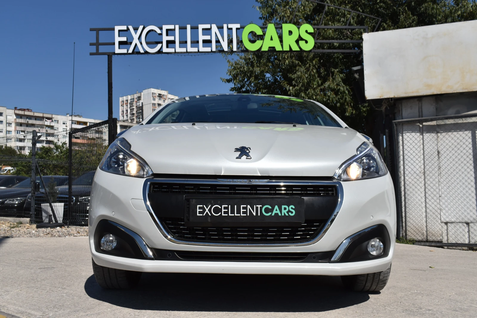 Peugeot 208 ALLURE* PANORAMA* FULL-LED - изображение 6