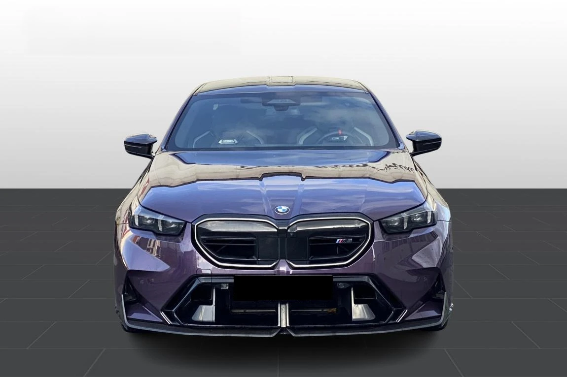 BMW M5 4.4 Hybrid M-Performance - изображение 2