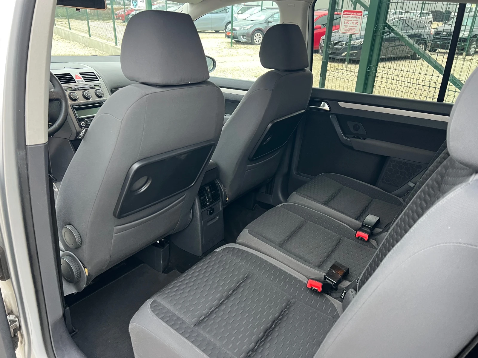 VW Touran 1.9TDi/105p.s-Facelift/Final edition!!!2010g. | Mobile.bg � ����������� 9