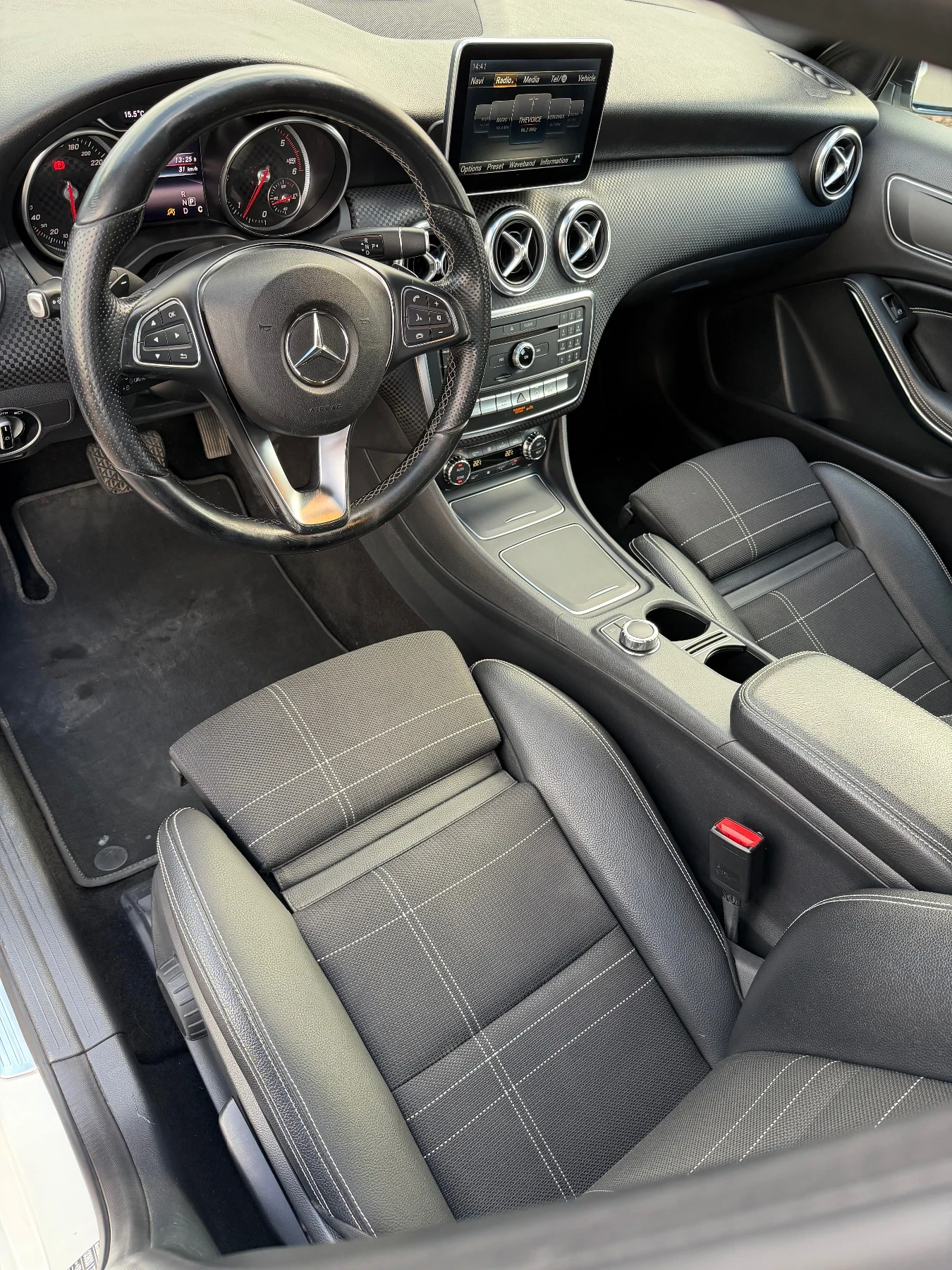 Mercedes-Benz A 200 4-MATIC/CAMERA/ PARK ASSIST/ LED/ SHADOW LINE - изображение 9