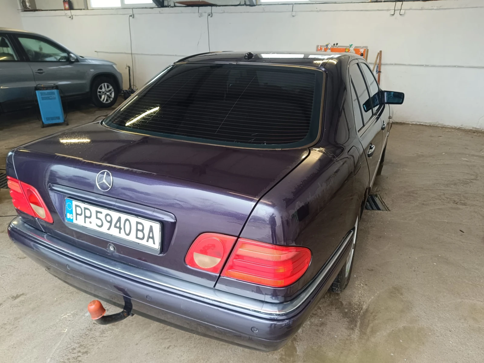 Mercedes-Benz E 300, снимка 4 - Автомобили и джипове - 53806846
