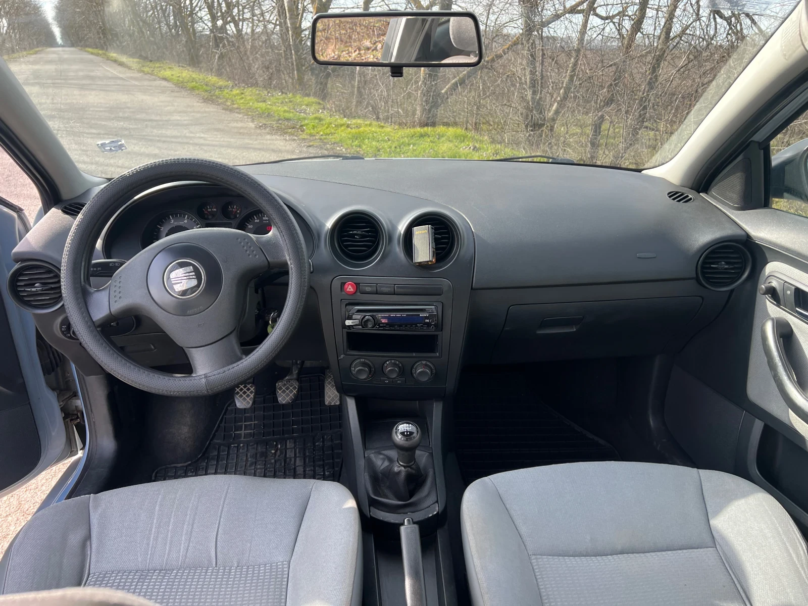 Seat Ibiza, снимка 5 - Автомобили и джипове - 53787324
