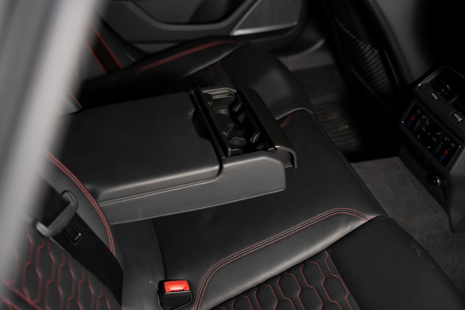 Audi Rs7  QUATTRO BANG & OLUFSEN С РЕГИСТРАЦИЯ&АВТО КРЕДИТ, снимка 16 - Автомобили и джипове - 54010696