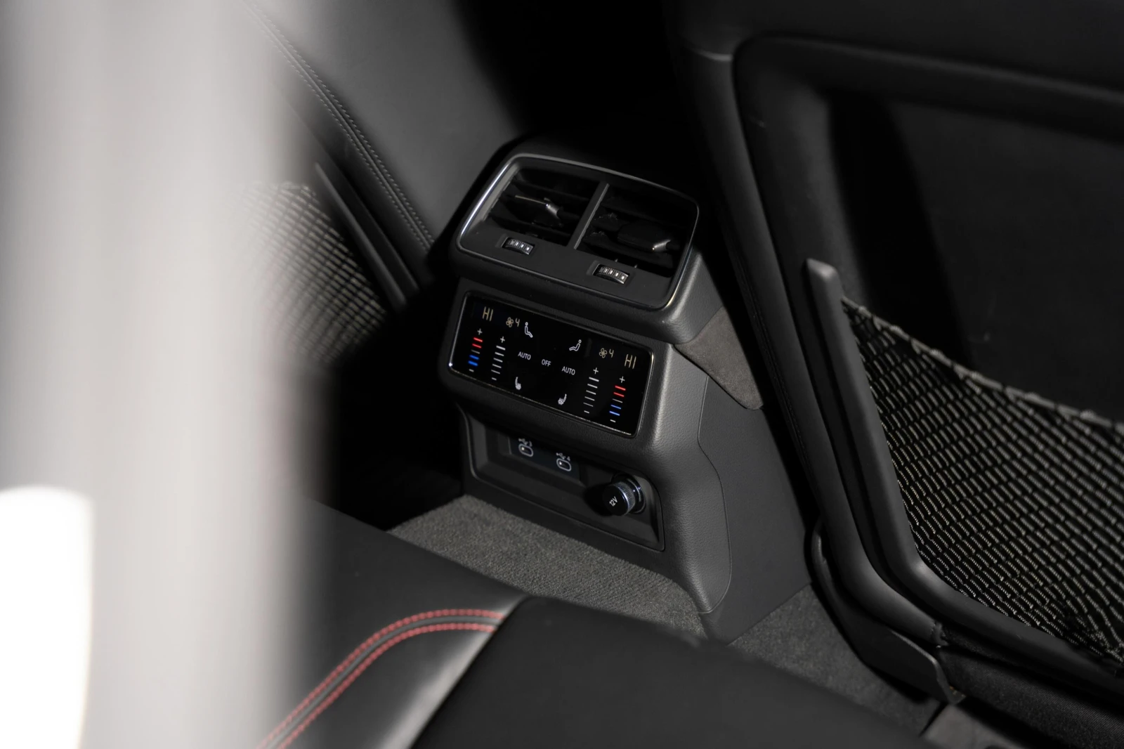 Audi Rs7  QUATTRO BANG & OLUFSEN С РЕГИСТРАЦИЯ&АВТО КРЕДИТ, снимка 14 - Автомобили и джипове - 54010696