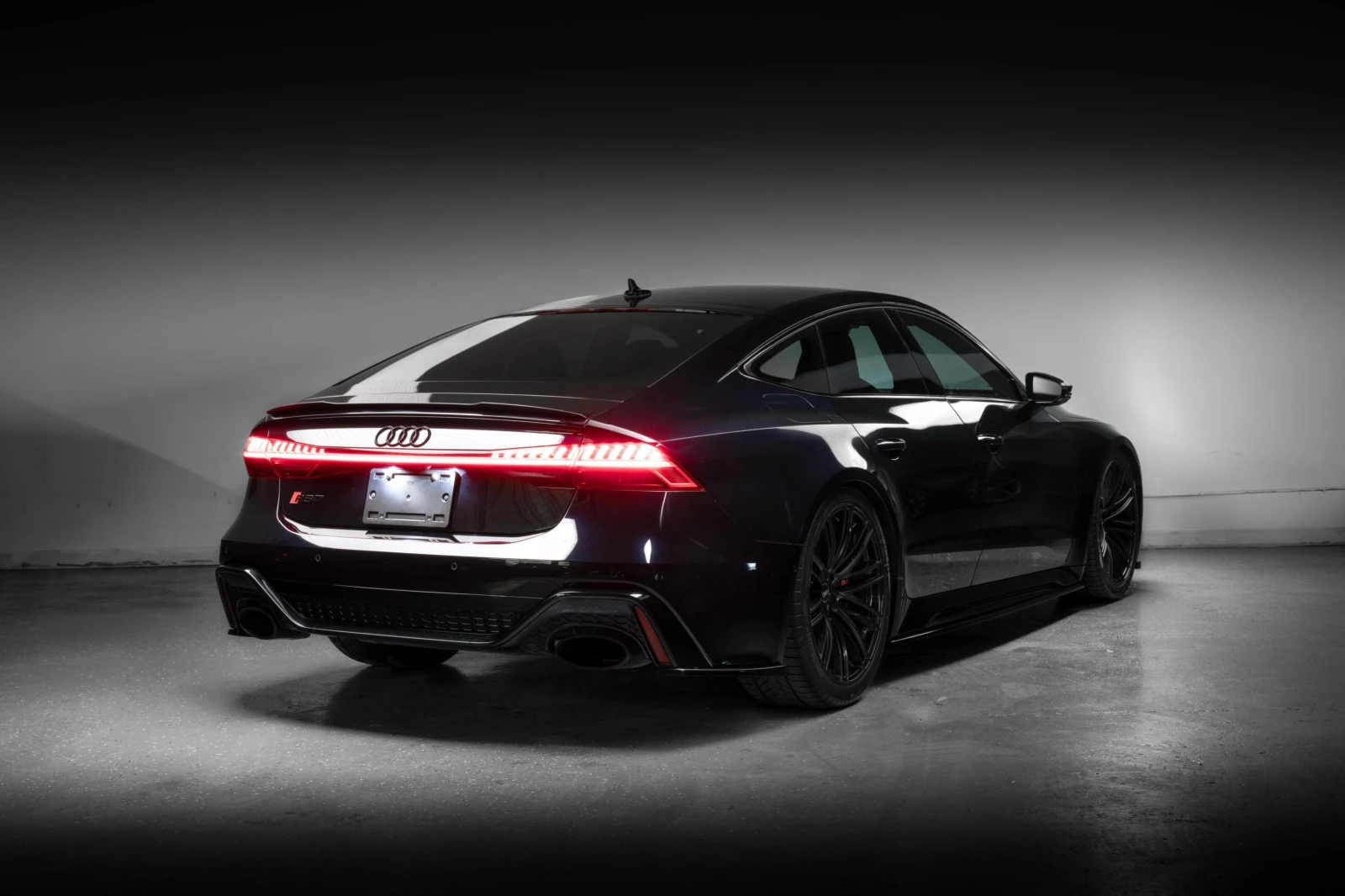 Audi Rs7  QUATTRO BANG & OLUFSEN С РЕГИСТРАЦИЯ&АВТО КРЕДИТ, снимка 3 - Автомобили и джипове - 54010696