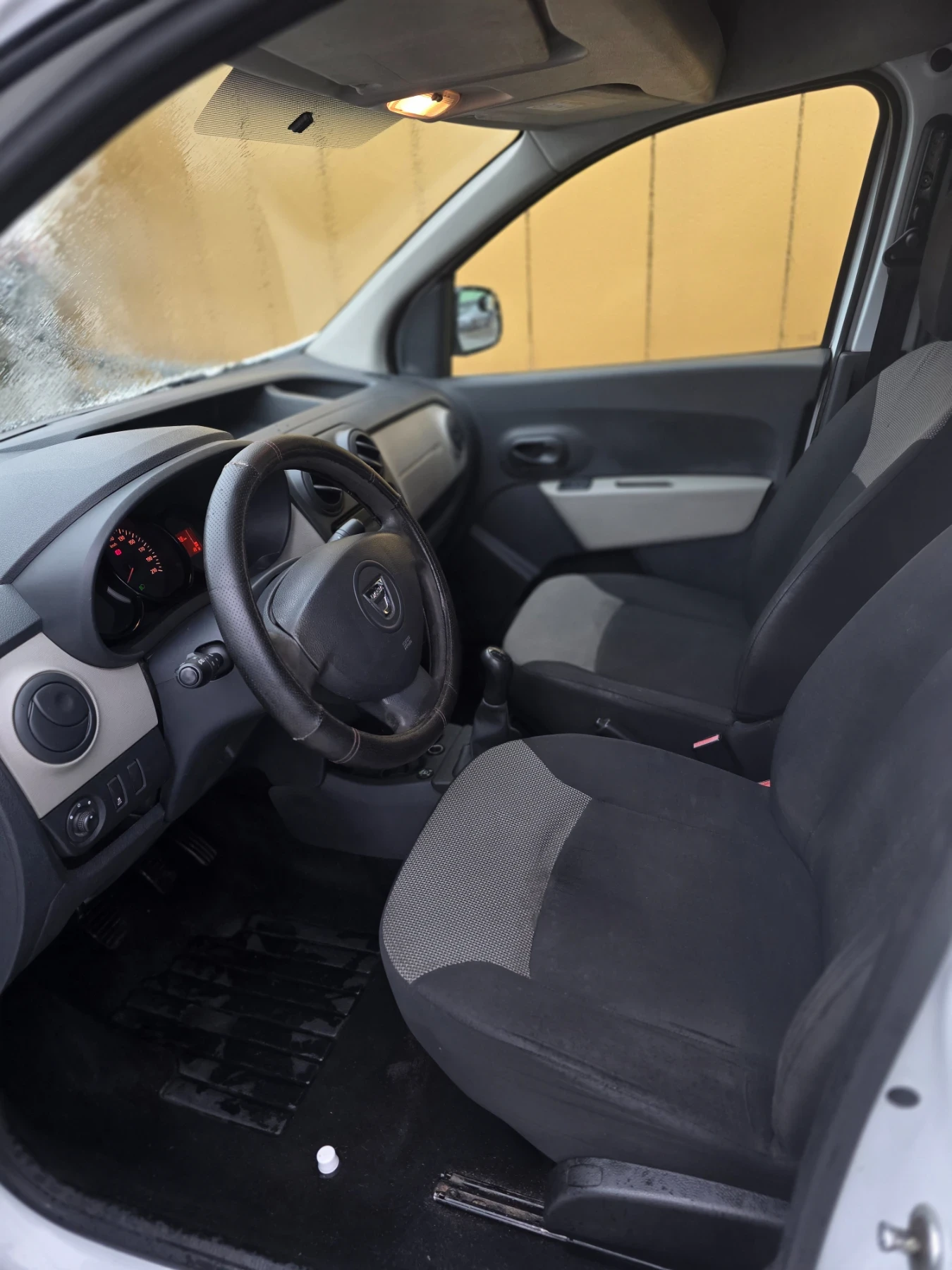 Dacia Dokker 1.6 LPG, снимка 9 - Автомобили и джипове - 54059529