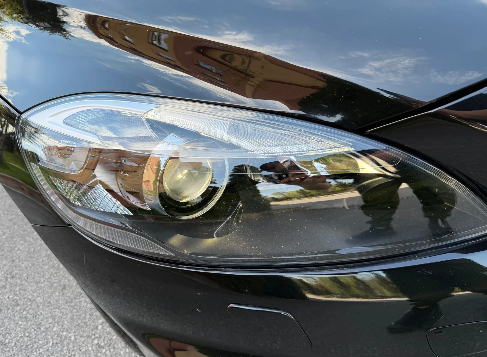 Volvo V40 2.0D R-Design, снимка 16 - Автомобили и джипове - 54303790