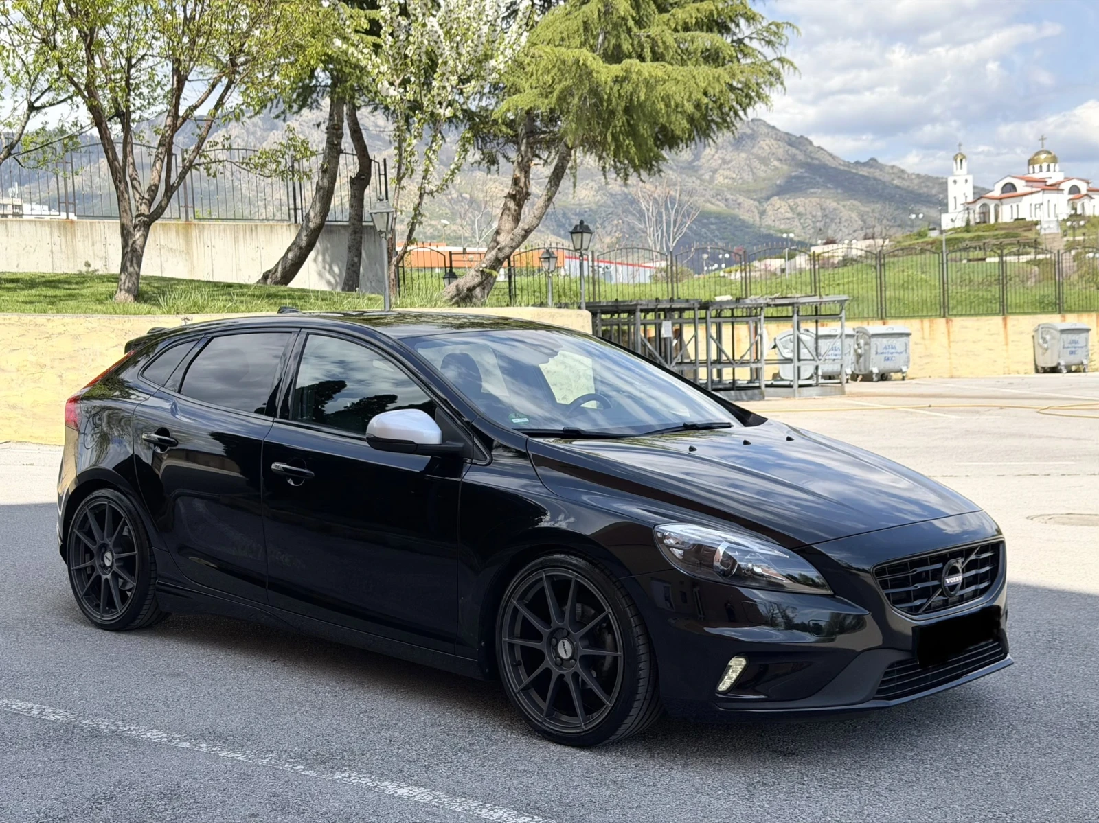Volvo V40 2.0D R-Design, снимка 6 - Автомобили и джипове - 54303790