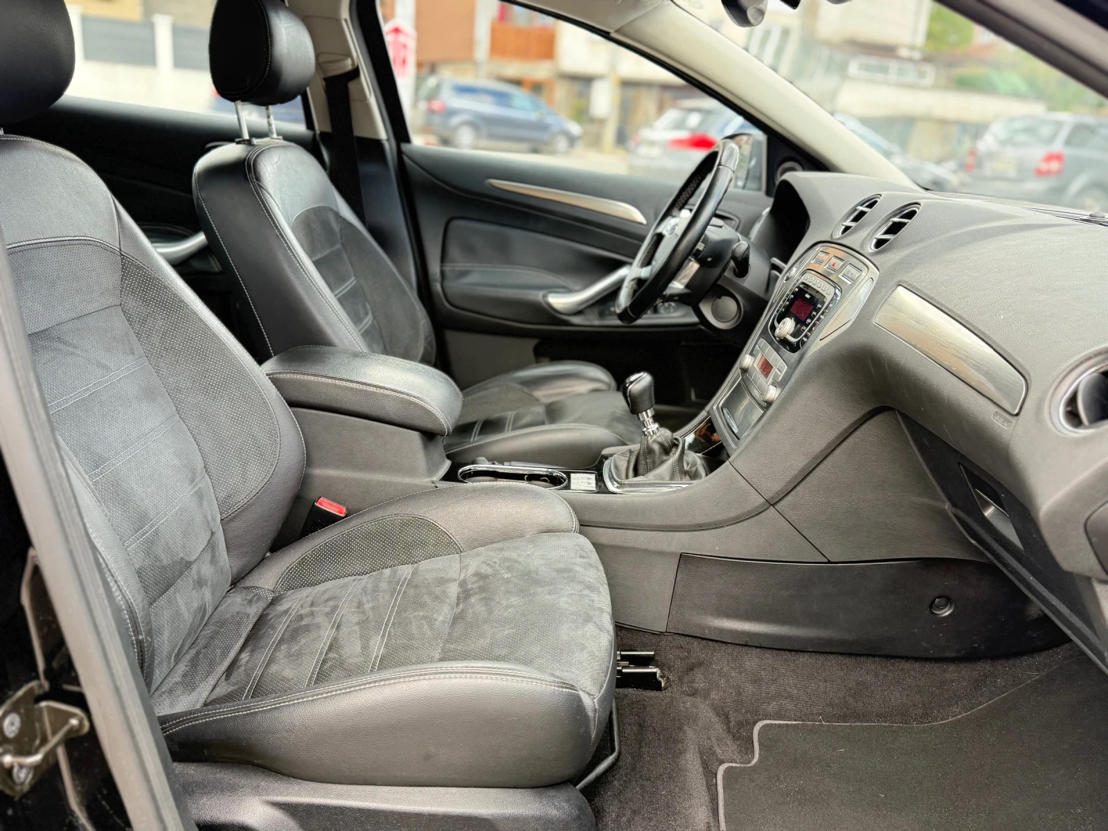 Ford Mondeo 2.0HDI Климатроник/Старт стоп/Подгрев, снимка 14 - Автомобили и джипове - 54348027