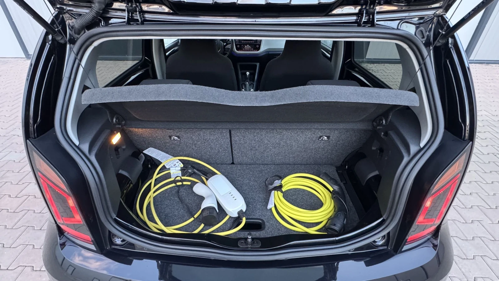 VW Up Валидна Гаранция , снимка 15 - Автомобили и джипове - 54577123